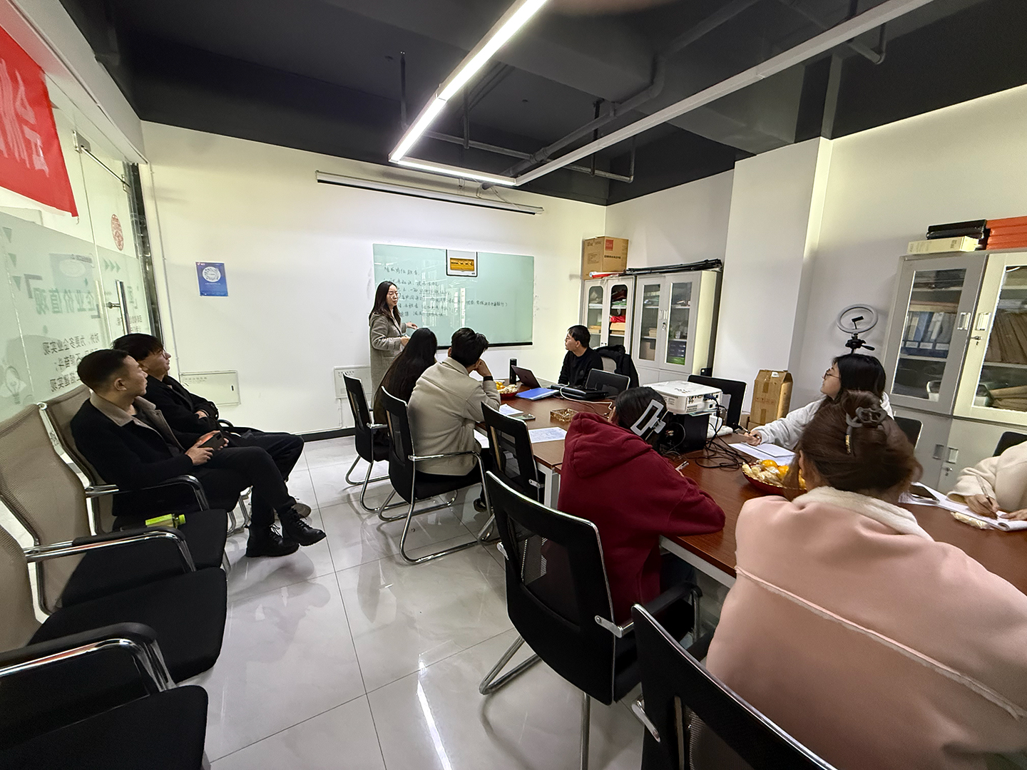 郭红梅.jpg 郭红梅.jpg