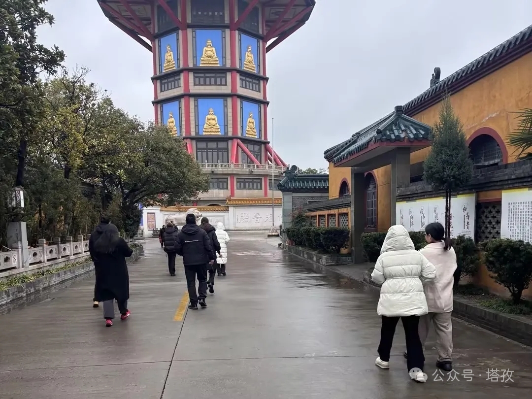 扬州高旻寺烧香祈福.jpg 扬州高旻寺烧香祈福.jpg